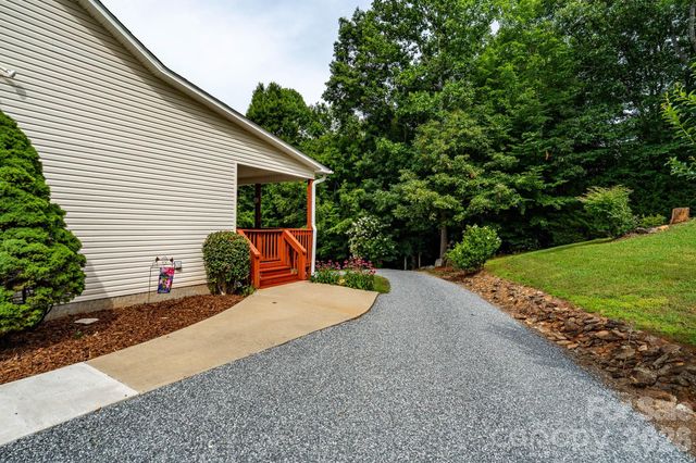 1697 Windswept Ridge, Marshall, NC 28753