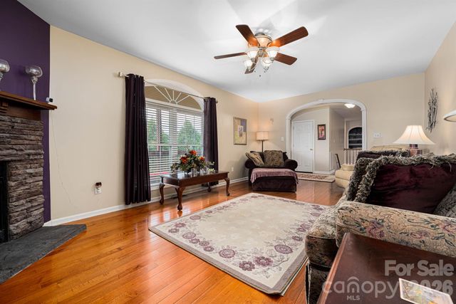 1697 Windswept Ridge, Marshall, NC 28753