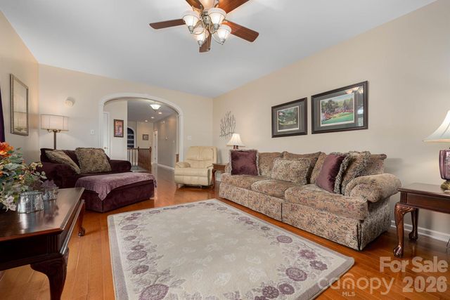 1697 Windswept Ridge, Marshall, NC 28753