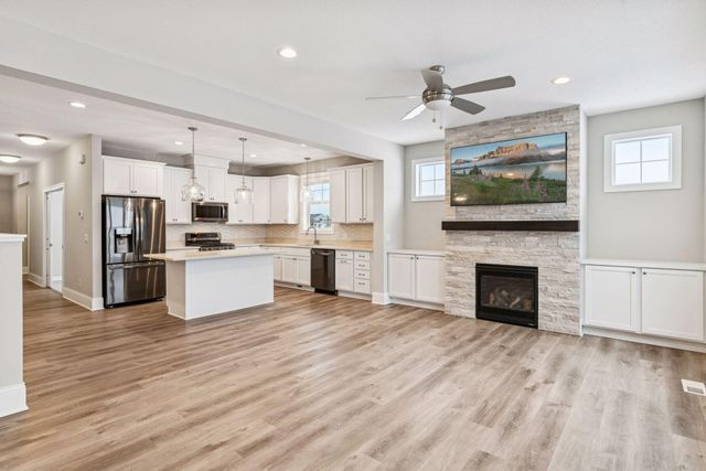 17975 Greenwich Way, Lakeville, MN 55044