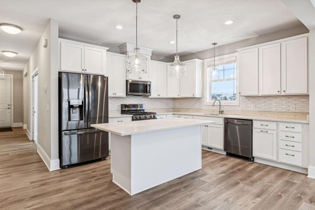 17975 Greenwich Way, Lakeville, MN 55044