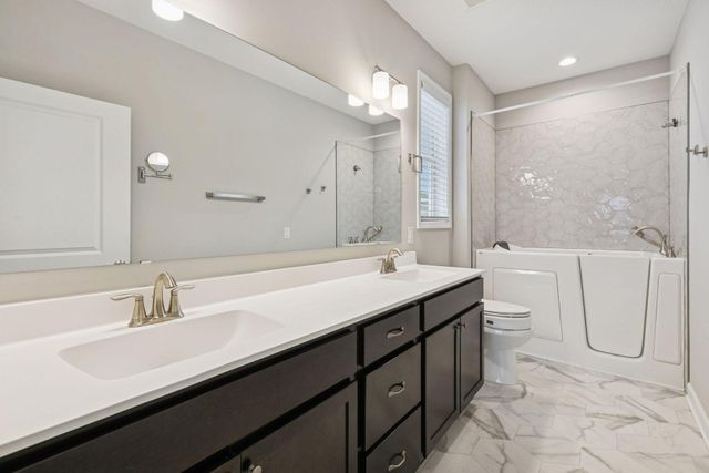 17975 Greenwich Way, Lakeville, MN 55044