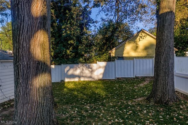 2821 7th Street, Cuyahoga Falls, OH 44221
