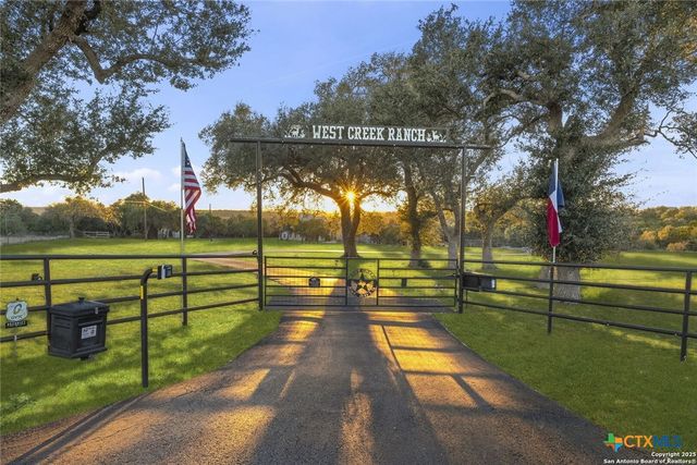 1041 Homestead Ridge, New Braunfels, TX 78132