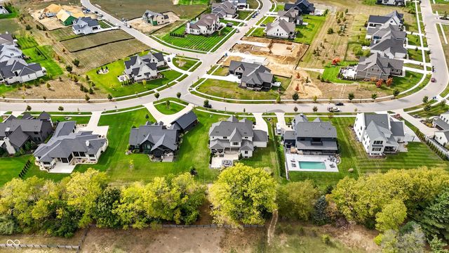 5130 Melbourne Place, Zionsville, IN 46077