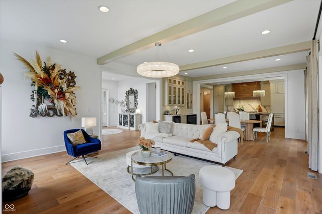 5130 Melbourne Place, Zionsville, IN 46077