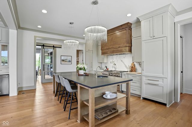 5130 Melbourne Place, Zionsville, IN 46077