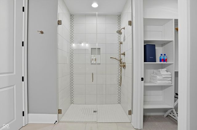 5130 Melbourne Place, Zionsville, IN 46077