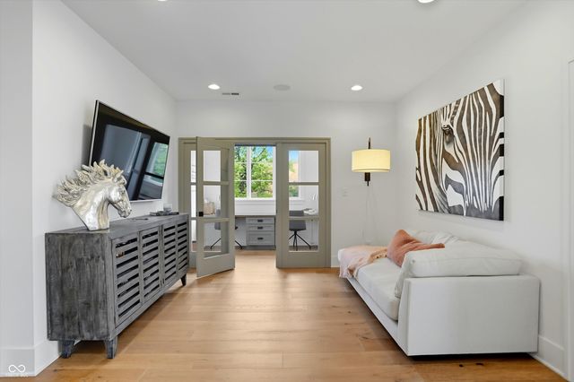 5130 Melbourne Place, Zionsville, IN 46077