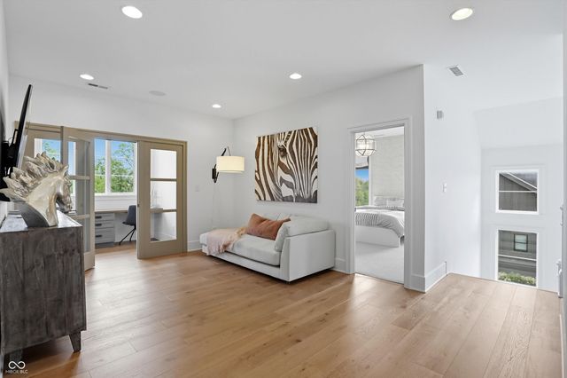 5130 Melbourne Place, Zionsville, IN 46077