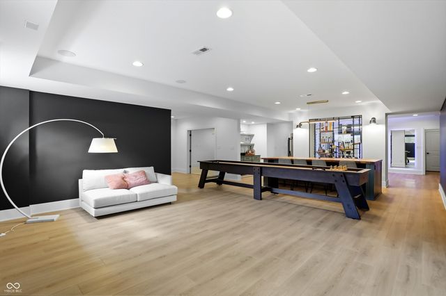 5130 Melbourne Place, Zionsville, IN 46077