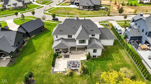 5130 Melbourne Place, Zionsville, IN 46077