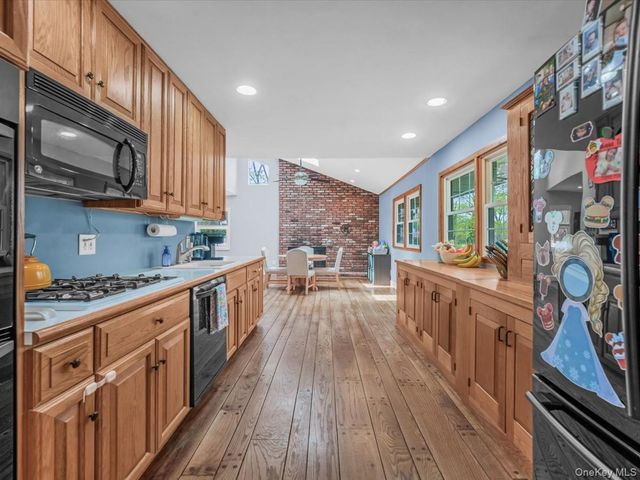 42 Sunflower Drive, Hauppauge, NY 11788