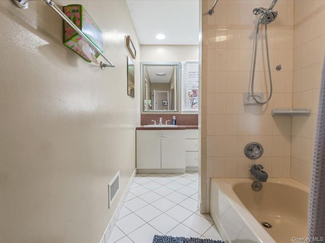 42 Sunflower Drive, Hauppauge, NY 11788