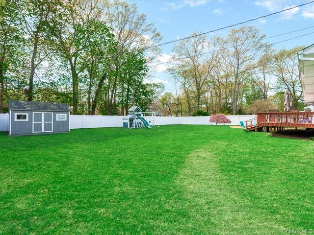 42 Sunflower Drive, Hauppauge, NY 11788