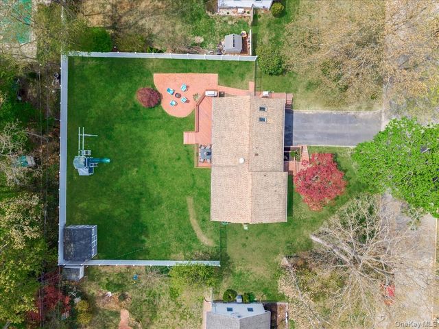 42 Sunflower Drive, Hauppauge, NY 11788