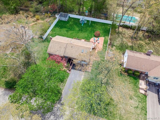 42 Sunflower Drive, Hauppauge, NY 11788