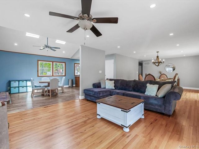 42 Sunflower Drive, Hauppauge, NY 11788