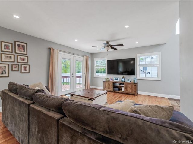 42 Sunflower Drive, Hauppauge, NY 11788