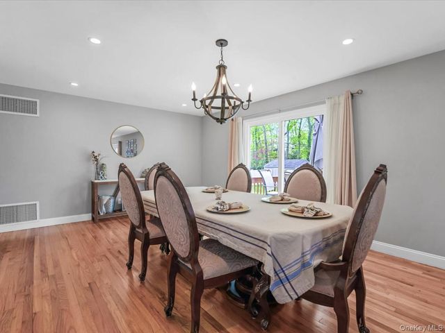 42 Sunflower Drive, Hauppauge, NY 11788