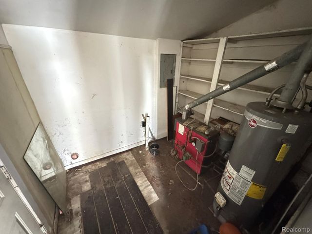 106 E Rutgers Avenue, Pontiac, MI 48340