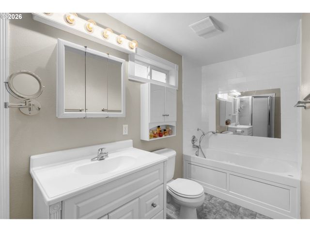 326 Ne 34TH Pl, Hillsboro, OR 97124
