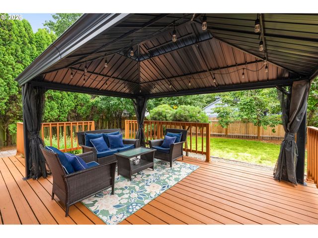 326 Ne 34TH Pl, Hillsboro, OR 97124