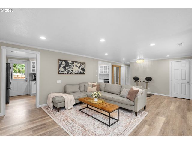 326 Ne 34TH Pl, Hillsboro, OR 97124