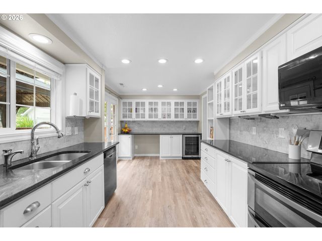 326 Ne 34TH Pl, Hillsboro, OR 97124