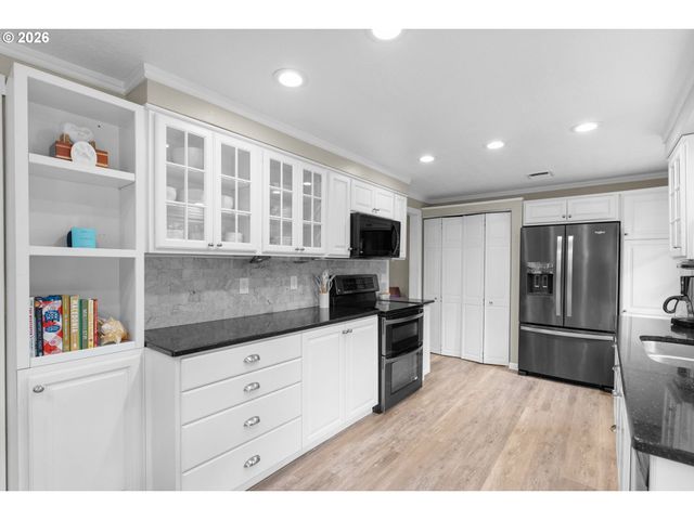 326 Ne 34TH Pl, Hillsboro, OR 97124