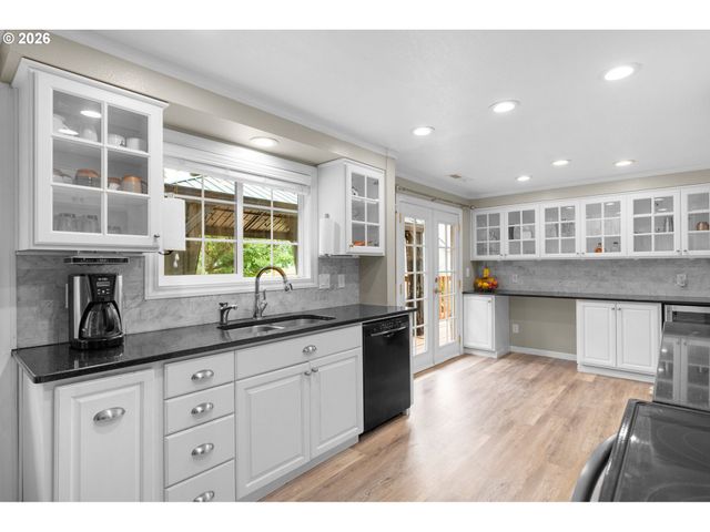 326 Ne 34TH Pl, Hillsboro, OR 97124