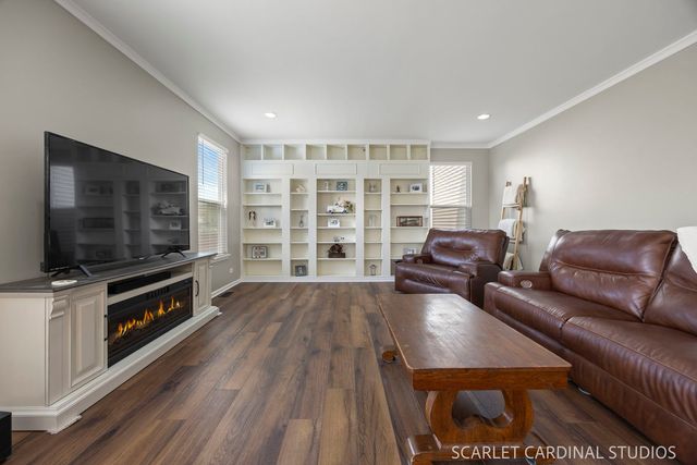 147 Linden Drive, Oswego, IL 60543