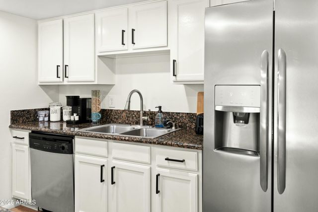 3511 E Baseline Road, Phoenix, AZ 85042