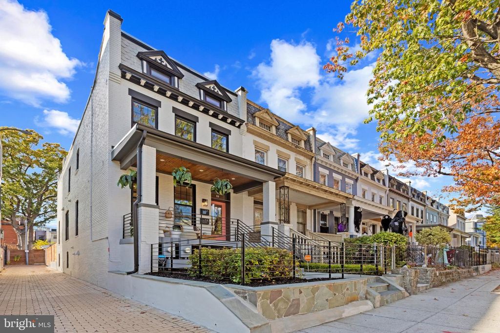 910 8TH ST NE, Washington, DC 20002