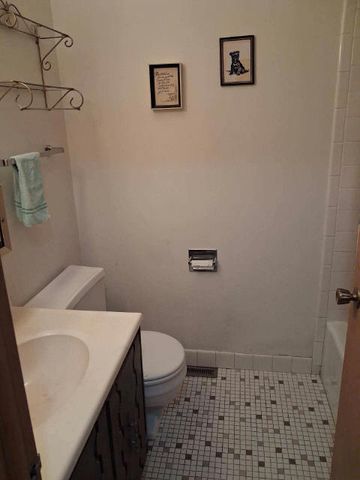 8805 44th Place, Brookfield, IL 60513