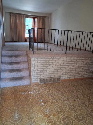 8805 44th Place, Brookfield, IL 60513