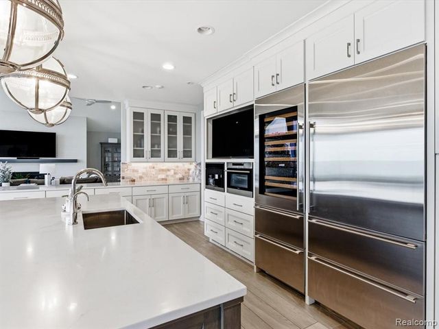 8442 Lakeshore Road, Burtchville, MI 48059