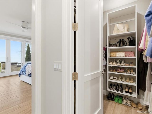 8442 Lakeshore Road, Burtchville, MI 48059