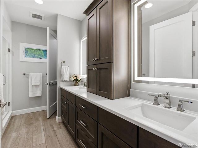 8442 Lakeshore Road, Burtchville, MI 48059