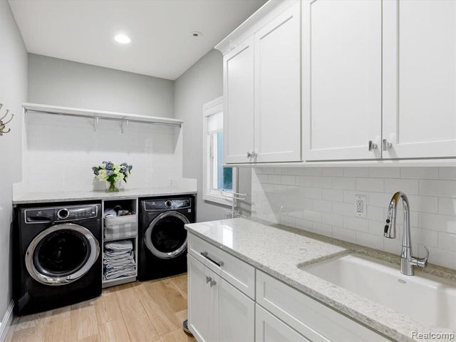 8442 Lakeshore Road, Burtchville, MI 48059