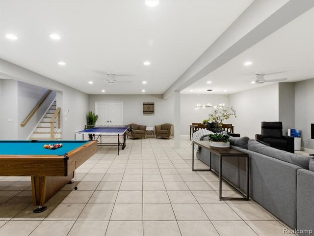 8442 Lakeshore Road, Burtchville, MI 48059