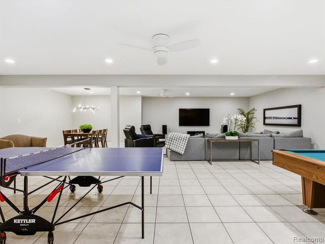 8442 Lakeshore Road, Burtchville, MI 48059