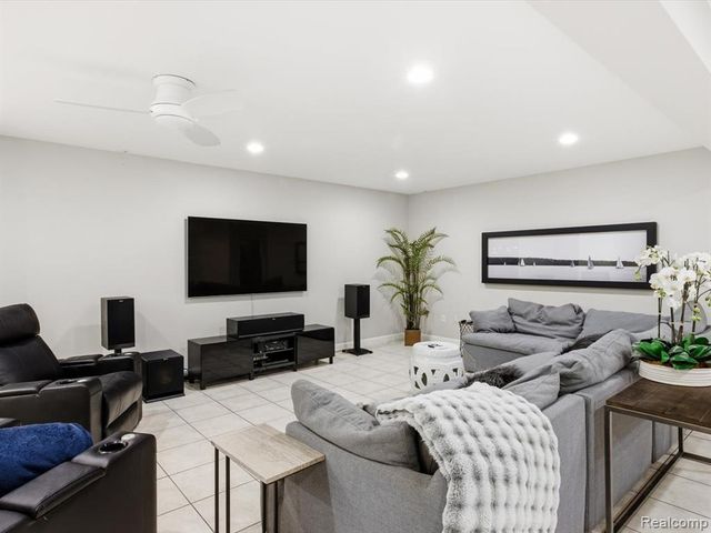 8442 Lakeshore Road, Burtchville, MI 48059