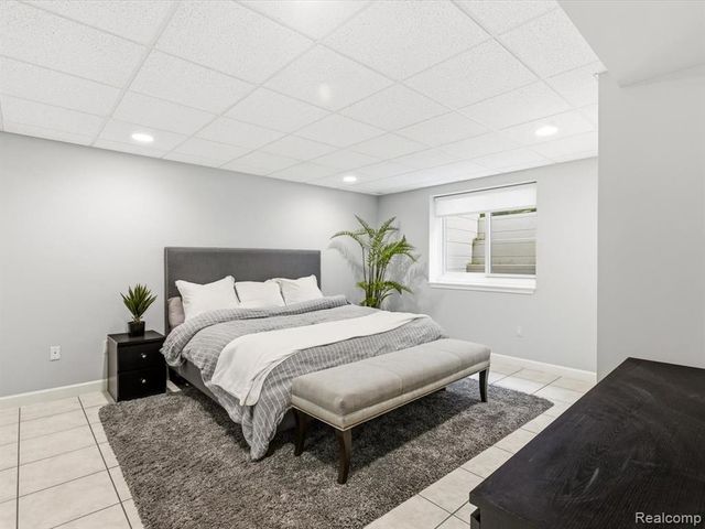 8442 Lakeshore Road, Burtchville, MI 48059