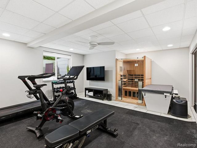 8442 Lakeshore Road, Burtchville, MI 48059