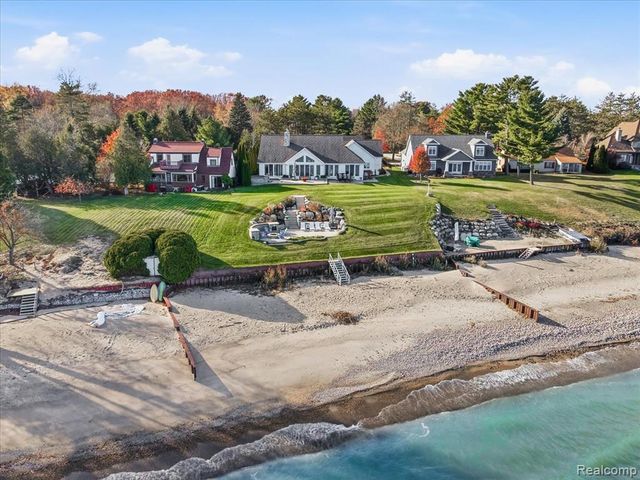 8442 Lakeshore Road, Burtchville, MI 48059