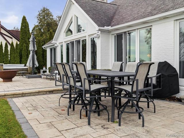 8442 Lakeshore Road, Burtchville, MI 48059