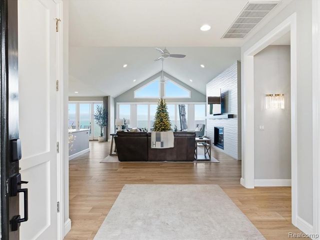 8442 Lakeshore Road, Burtchville, MI 48059