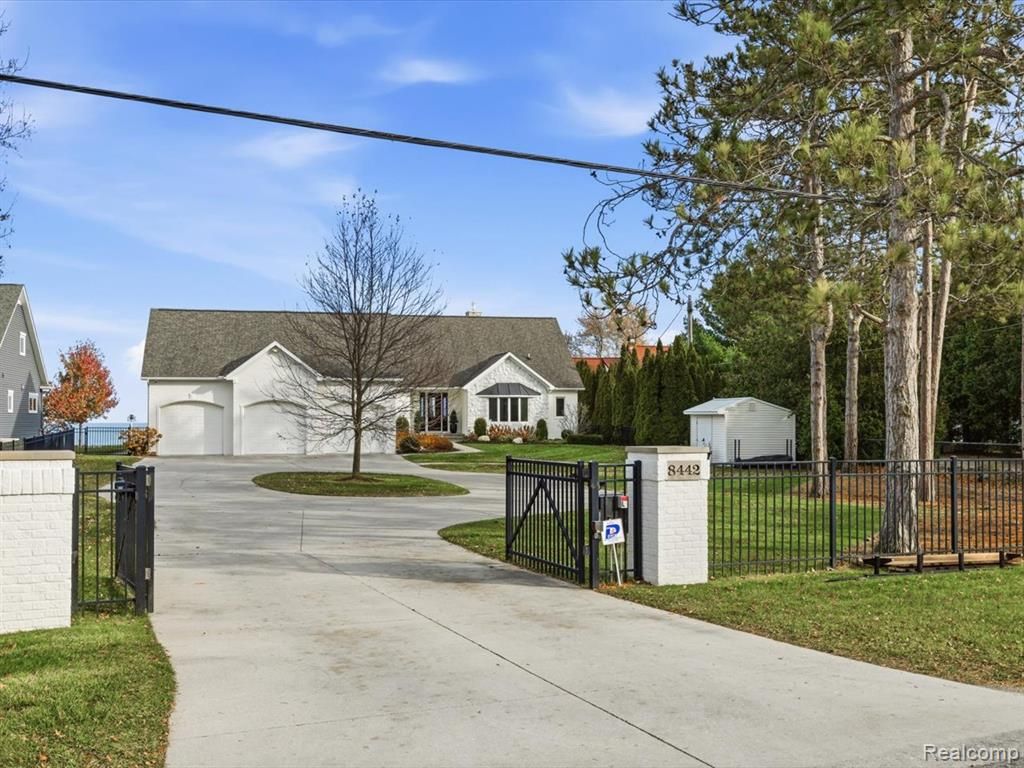 8442 Lakeshore Road, Burtchville, MI 48059