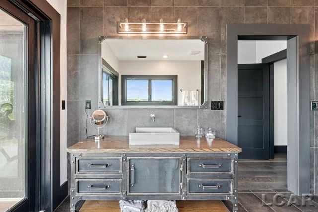 8676 Cherry Point Drive, Manitou Beach, MI 49253